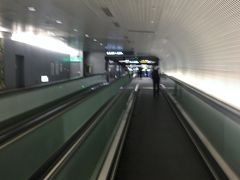 空港機上線の台北駅は既存MRTの台北駅と北門駅の間なので、どちらにも地下道が繋がっています。今回は北門駅へ。