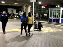 https://4travel.jp/travelogue/11491744の続編です。
午前1時過ぎ、ウルムチでの呪い解け簡単な面接終え
無事カザフフタン入国（爆）

待機してたホテルの送迎車に乗り。