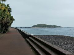 まず向かったのが青島神社。
無料駐車場に停めてから、遊歩道を歩いて向かいます。