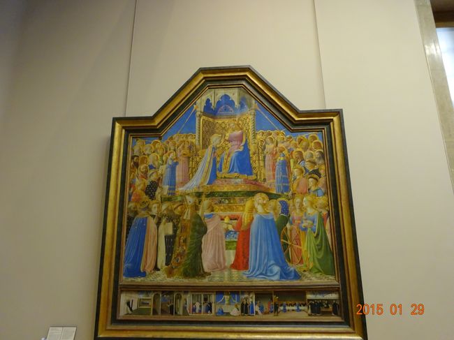 青色が目立ちます