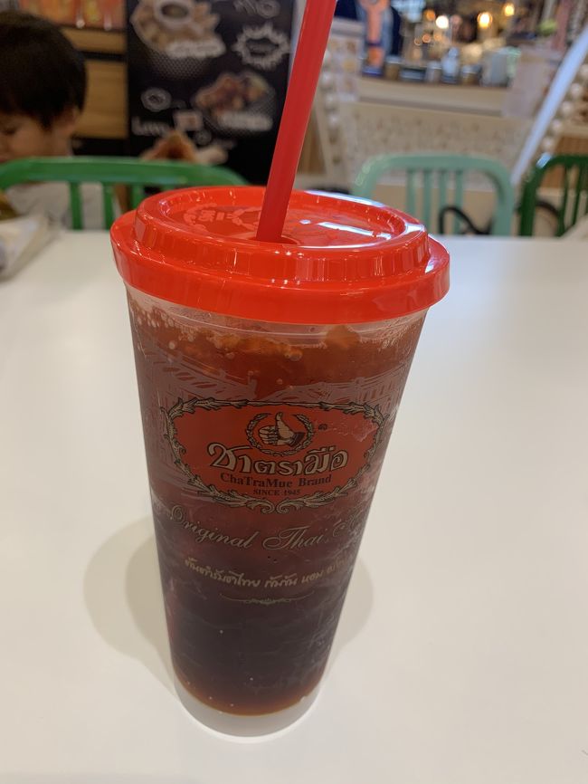 ブラックティーだったと思います。甘くて美味しかったけど量が多くて飲みきるのが大変でした。