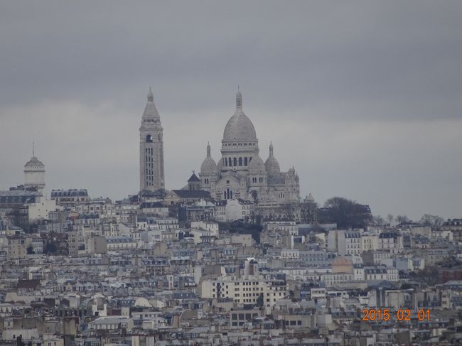 サクレクール寺院も見えます