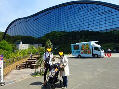 九州国立博物館
ＧＷの前半は寒かったのにこの日は真夏日日焼けしちゃうよ～