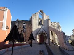 1755年の大地震で倒壊し、遺構が残るカルモ教会。