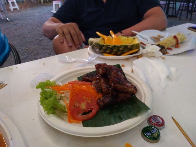 パイナップルチャーハン。ポークリブバーベキュー。