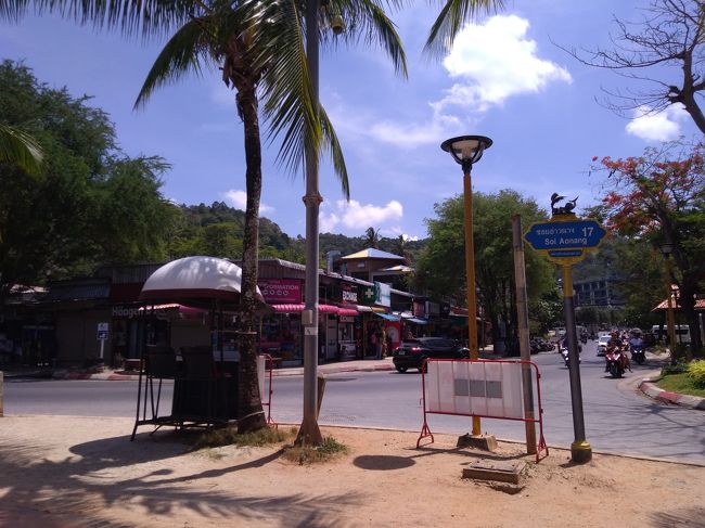 今回は、日中の気温がとてつもなく厚く感じました。天気予報では37度。日本のクレージーな真夏の暑さを思い出しますが、休暇中はそんなに苦になりません。でも暑い！！！