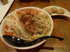 下山後に大町温泉郷で汗を流した後、豚のさんぽで夕食。
次郎系で味の濃さが最高でした。

翌日は日帰りで唐松岳の予定でしたが、天候が思わしくないため帰宅の徒につきました。まー鹿島槍でかなりお腹一杯だったんで良しとします。ＧＷ10日間の休暇は前半の東北旅行、後半の北ア雪山登山と満喫。
これでしばらく仕事頑張れそうです。