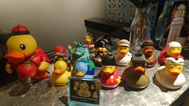 フロント。<br />ダックが沢山いて可愛い～<br />たった1泊なので、立地と可愛さ重視です！