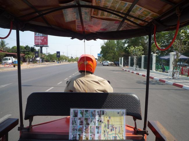 迎えのトゥクトゥクで宿に向かいます。<br />宿泊料に含まれています。