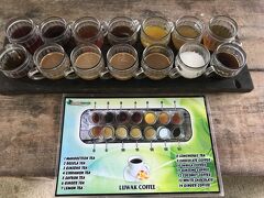 無料で14種類のコーヒーやお茶の試飲をさせてくれます！
コーヒーも、ココナッツコーヒー、チョコレートコーヒー等子供達が飲みやすいものもあり。飲み比べが楽しかった～
そして、ジャコウネココーヒーも1杯400円位で飲ませてくれます。
癖がなく飲みやすい味でした。

さすがに無料でこれだけ試飲させてもらって何も買わずに帰ることはできないので、お土産屋さんでいくつかコーヒーを購入しました。

