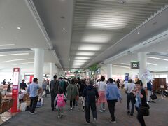 那覇空港のメインターミナルは12年ぶり2回目（今年の1月にLCCターミナルを利用しましたが→　https://4travel.jp/travelogue/11468305　）
