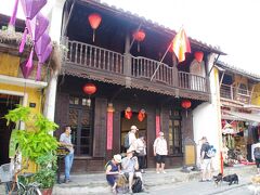 古民家を使った博物館、｢貿易陶磁博物館｣（海のシルクロード博物館)です。
かつてホイアンには、日本人町があり、1000人以上の日本人が住み、1635年の鎖国令が出るまで活発に貿易が行われていたと云われています。