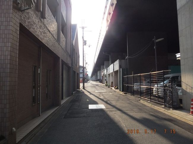 名神に沿って東に向かう