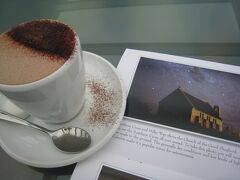 あいにくの天気で夜景は望めなかったが、
天文台のカフェのホットチョコレートが物凄く美味しかった