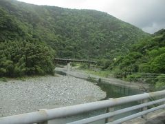 のどかな風景を眺めながら、酒匂川沿いにバスが進みます。