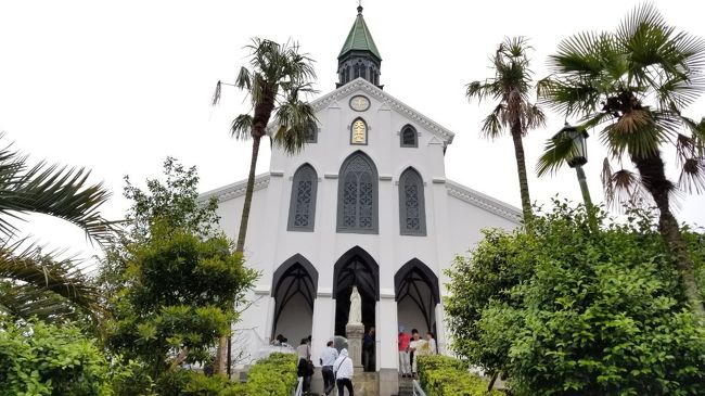 生憎の雨ですが小降りだったのが救いです<br /><br />晴れていたら建物の白が映えただろうなぁ…