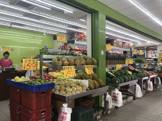 果物天国、台湾では、いつも果物を買って部屋でいただく。