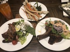 最終日の夜ご飯はベラッジオの『The Buffet』です。
カニが茹でたてで美味しかった～。お肉も美味しかったけど、味が濃かった。もう少し薄味でもいいんじゃないかと。

ショーの余韻も冷めやらぬまま、部屋に戻って荷詰めです(;・∀・)