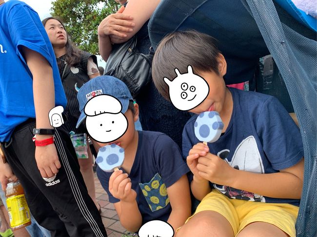 暑すぎてアイス@ベビーカー。