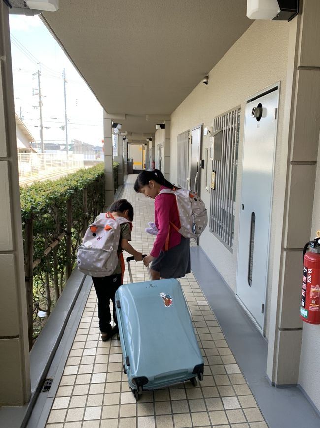 １０連休初日ーー♫<br />昨日までの激務を乗り越えて出発ー♫<br />荷物はスーツケース１個にまとめました。