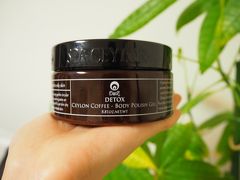 スリランカ土産①
Spa CeylonのBody Polish Gel。2900ルピー。
コーヒースクラブが入っている。いい香り！