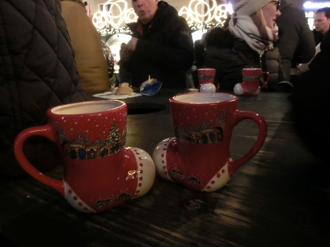 早速グリューワイン！<br />もちろんグラスはお持ち帰り★