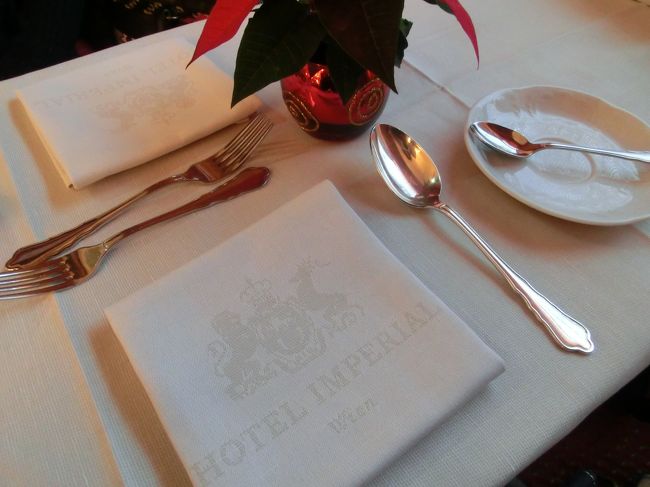 ウィーン2日目。<br />ちょっと早起きしてホテルの朝食をパスして、カフェインペリアルで朝食を。