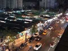 【瑞豊夜市 高雄 2019/05/20】

居間のベランダから瑞豊夜市が良く見えます。