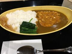 とんこつカレー坦坦ソースのせ。

お腹も満足したので搭乗口へGO。
