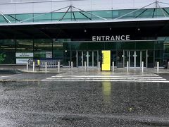 【George Best Belfast City Airport】
空港内に入るといくつかレンタカー会社がありますが、私たちはEuropcarと決めています。（昨年格安会社でネット予約をして当日断られた経緯があるため）