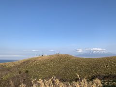 海側を見ても猫岩が見つかりませんでした。山側には、放送等の通信設備が集まっています。島の通信 放送はここから繋がっているのですね。