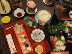 1泊目は、西伊豆 堂ヶ島温泉のニュー銀水
晩御飯です！