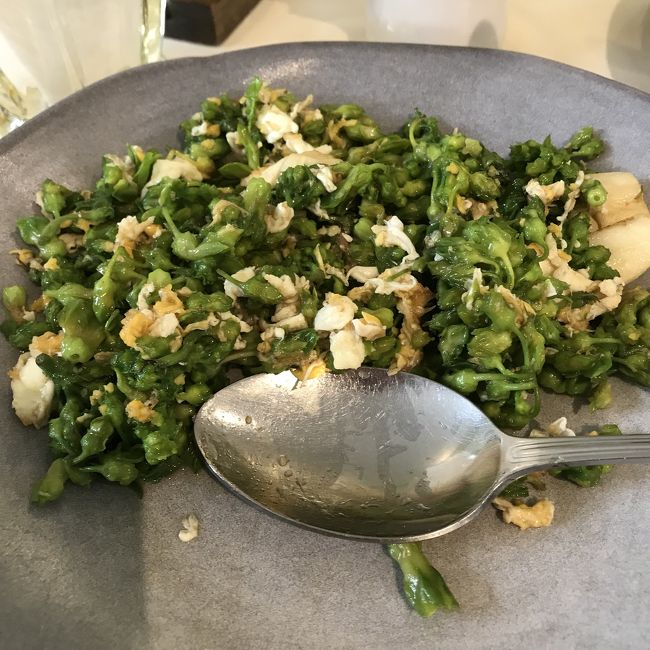 何かのお花か分からないけど、とっても美味しかった卵との炒め物。