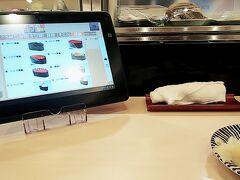 東京の友人にダブルヘッダーで会いに新幹線で東京へそこから大宮に1人目の友人とネットで見つけた大宮の寿司食べ放題きづな寿司へ。タッチパネルで頼めます。