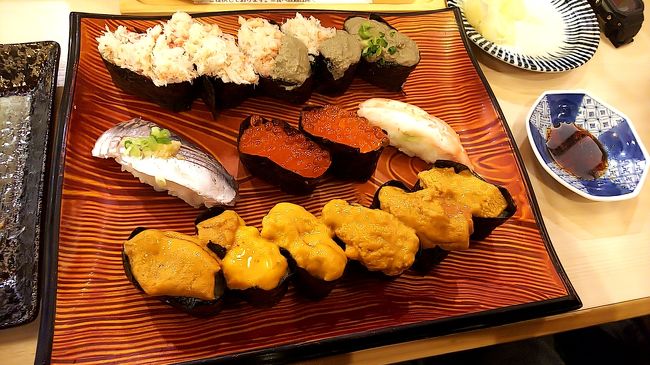 3皿目またウニをそして蟹も頂きます。