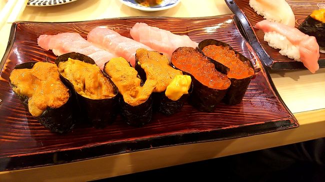 6皿目めげずにウニを、そしてトロをお口直しに。さすがにノックアウトです。しかし大満足！！！！