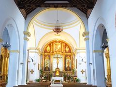 フリヒリアナには小さな教会があり、立派な祭壇もあります。
これまで大聖堂ばかり見てきましたが、この様な町の教会は意外と落ち着きます。