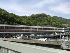 新神戸駅までバスもあるようでしたけど、この日はとにかくバスも混んでいたので散歩ついでに歩いて向かいました。
15分～20分位かな？

新幹線の時間まで新神戸でお土産屋さんなどを見ながら時間を潰して予定通りの新幹線で帰京しました。

凄い混んでいてアナウンスで「自由席はお乗りになれないかもしれません」といっていました！！そんなことあるんだ！

私はまたグリーン車だったのですが、グリーン車も満席！！

いやはや、ＧＷ、おそるべし。

それにしても本当に見どころ、美味しいものが沢山ある場所で1泊ではとても足りませんでした！！

次回来るなら空いている時期に2泊位したいな。
海の方も全然いけなかったので…

そしてもちろん、また可愛いタンタンちゃんに会いたい！！

タンタン、どうかずっと神戸に居て！！