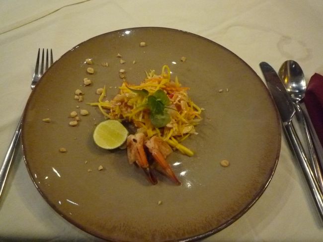 ツアーの夕食前菜。