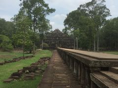 アンコールトムの中にあるバプーオン寺院の空中参道