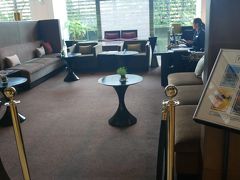 Lounge Check-in for Member：Hilton HONORS用のチェックイン場所。
終日開いているようではありませんでした。
運よく朝8時なのにチェックインできました。