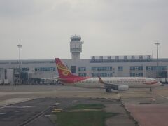 定刻より10分程早く台湾桃園空港に着陸。
雨は降ってないけど、どんより。