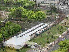 玉藻公園のすぐ隣の高松築港駅にことでんの電車が到着しました。
岡山に続いてトレインビューのお部屋でのお泊りにご機嫌♪