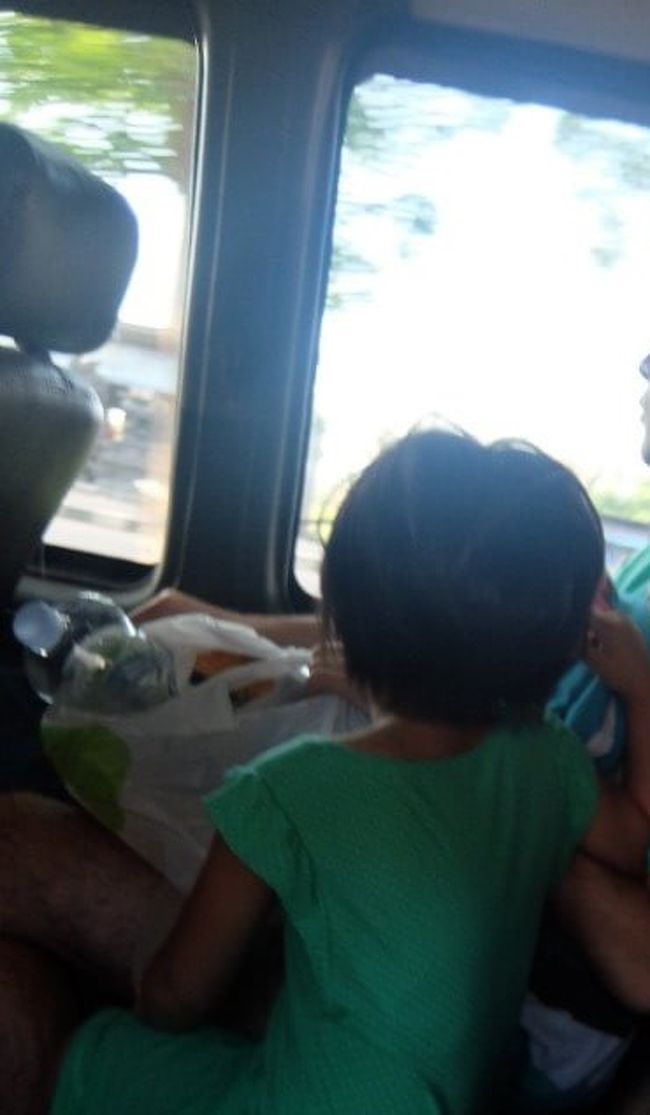 パダンバイまでは1時間半程だそうです。水や昼食も昨日買っておいたので準備は万端です。