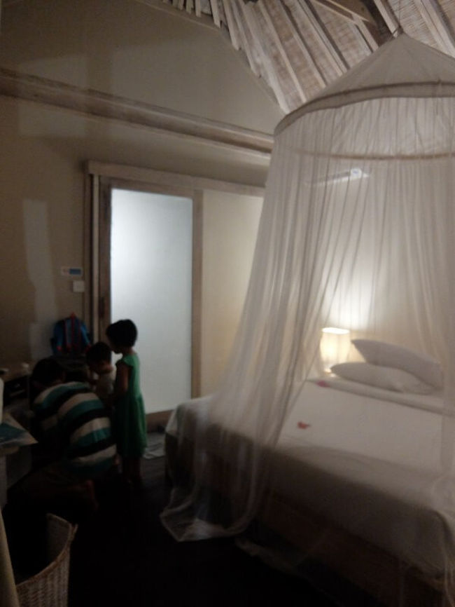 部屋も豪華さはありませんが十分です。寝室、シャワーとトイレは2つづつあります。