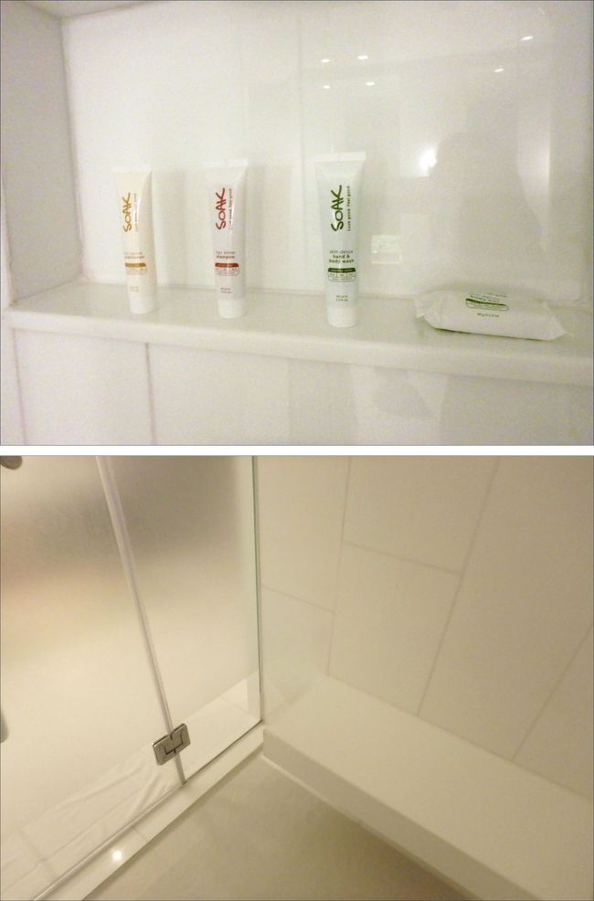 香りもすごく良いアメニティ。<br /><br />シャワーブースの中に、こういう腰かけ（物置けるところ）を作ってもらえてるのは、すごく有り難いです。