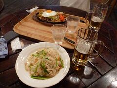 夕食は、ホテルの前にある「琉球の風」でソーメンチャンプル＆宮古焼きそばを食べる。