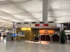 綺麗な空港
夜中23：40発の香港エキスプレスに搭乗