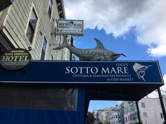 お次に向かったのはこちらの『Sotto Mare』
ここもシーフードのお店です。