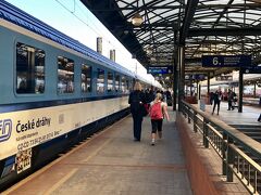 プラハからチェコ鉄道でドレスデンへ。
チケットは数日前にHP「https://www.cd.cz」で予約購入し、往復で7,121円（行き約29ユーロ、帰り約22ユーロ）でした。